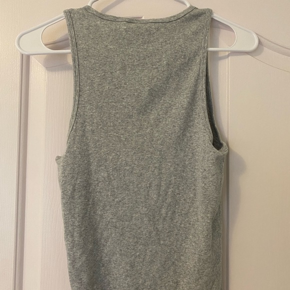 TNA Ribbed Gray Tank Top - Picture 3 of 5